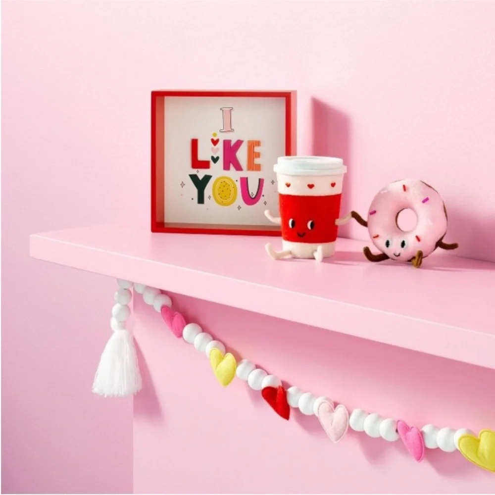 NWT Target Spritz Coffee & Donut Valentine Figurine Set